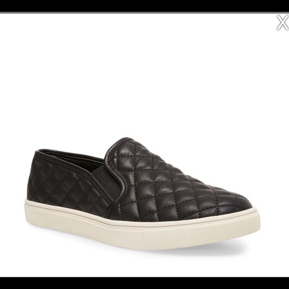 Steve Madden Shoes - Steve Madden Shoes Black Ecentrcq Quilted Slip On Sneakers Womens Size 6
